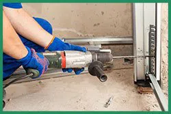 Quality Garage Door Service Louisville, KY 502-480-3242 - installation-sid-gr-22m