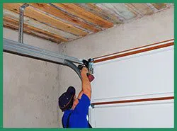 Quality Garage Door Service Louisville, KY 502-480-3242 - sprin-sid-gr-22m